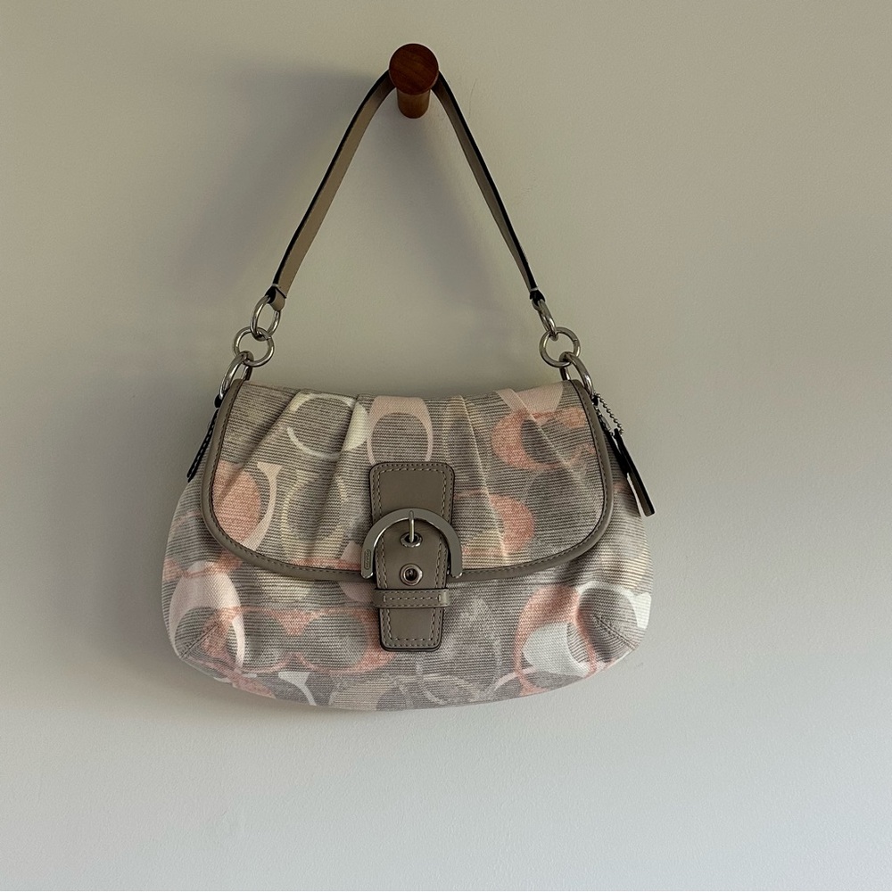 COACH F19238 SoHo Optic Signature Linen Flap Hobo Gray & Peach Lthr Trim Y2K bag